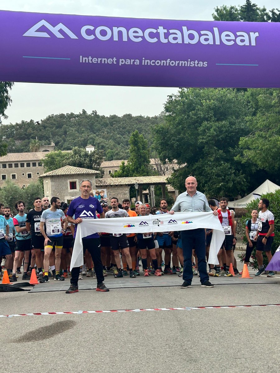 SdeTramuntana's tweet photo. La primera edició de la cursa GR221-222 organitzada per #SaRibaClub ha estat un èxit de participació 🏃♀️🏃 Els guanyadors de totes les categories han rebut també un lot de productes #Distintiu #SerradeTramuntana #PatrimoniMundial Enhorabona🤩 https://t.co/SDi5zgOjpn