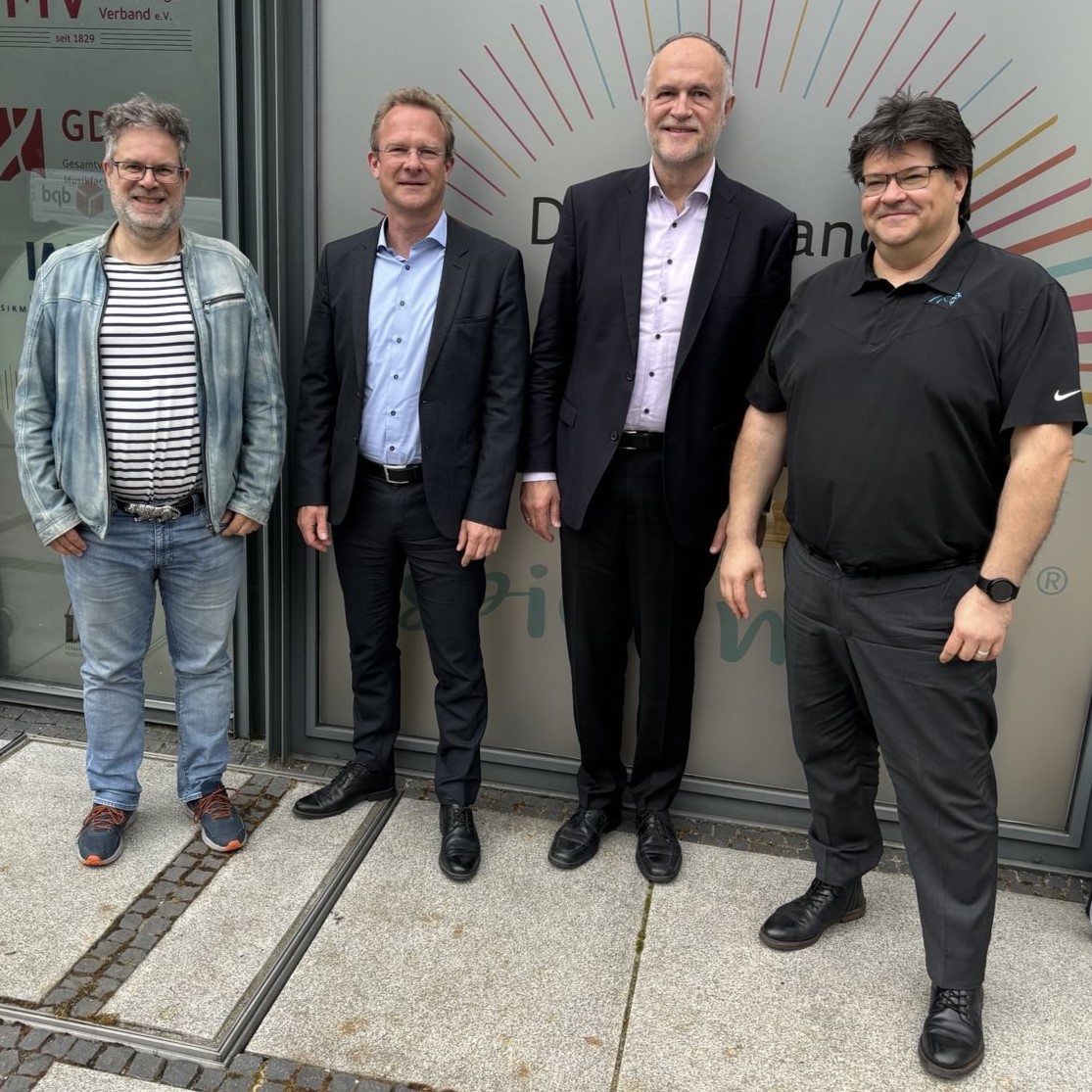 Am gestrigen Dienstag, 11.06.24, trafen sich die Verbände der Bundesarbeitsgemeinschaft Selbständigenverbände (BAGSV) in Berlin.

Mehr dazu unter: isdv.net

#isdv #bagsv #wirGemeinsamJetzt #Statusfeststellung #selbstaendig #selbständig

(Foto von Jörn Freynick)