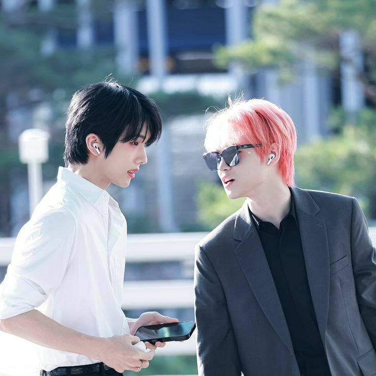 hyoowy_'s tweet photo. a jichen few tweet au

—cello as step papa's jo series 
josan misunderstood 
by ©hyoowy_ https://t.co/q3mYh2wfj0