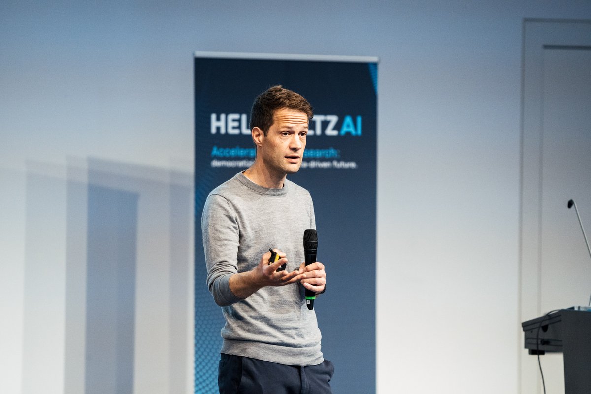 Helmholtz AI tweet media