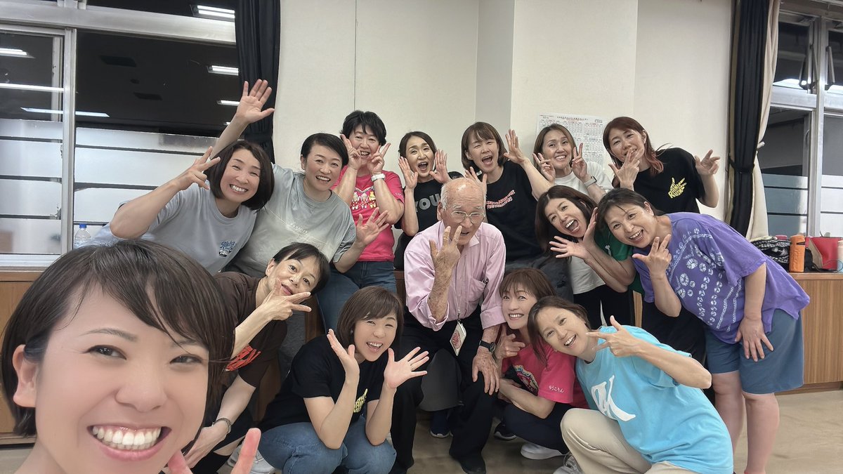 rainbows802's tweet photo. 本番前ラスト練習終了👯‍♀️
一生懸命練習しました！！
明々後日が本番ですって😳⁈

2024年6月15日(土) 17:00
J:COMホール八王子
フラチナリズム入場無料ワンマンライブ『感&amp;謝』

八王子市食育ソングでコラボします🥦

入場無料🩷
ぜひお越しください😆

#ザ・レインボーズ #フラチナリズム https://t.co/vXhrCTAueN