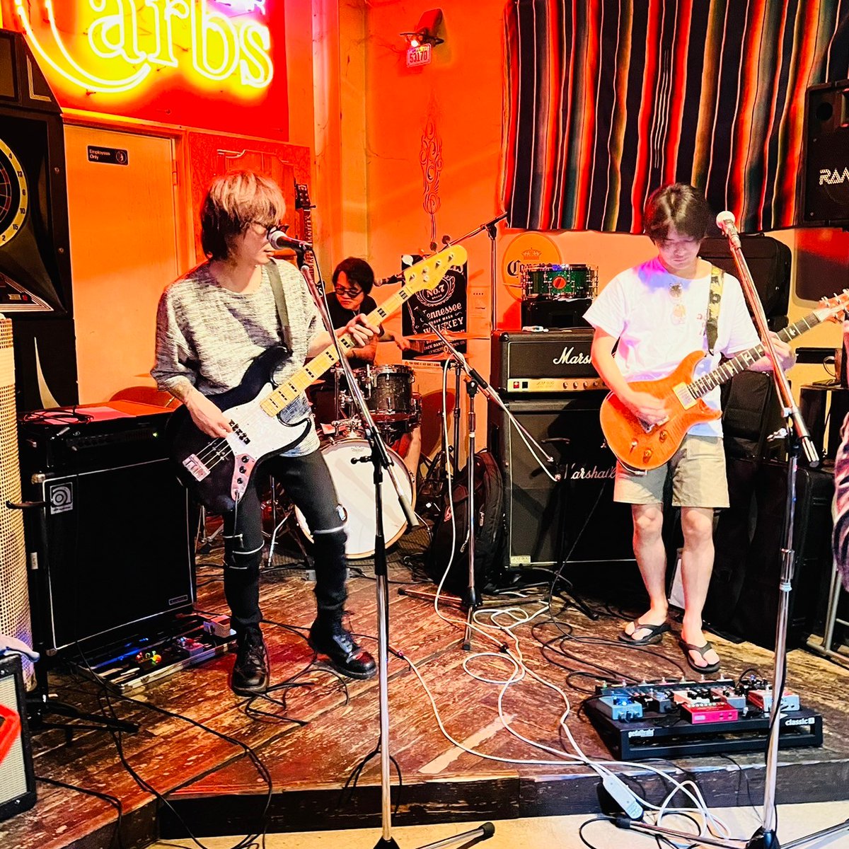 mtkzts's tweet photo. 6月8日に三沢市Carbsで行われたCODE5企画「Saturday Night Fever vol.2」

刺激MAXの良き夜でした♪

 #雑s 
#アイサ 
#TheMappys 
#CODE5 https://t.co/PO5fwH5Xy9