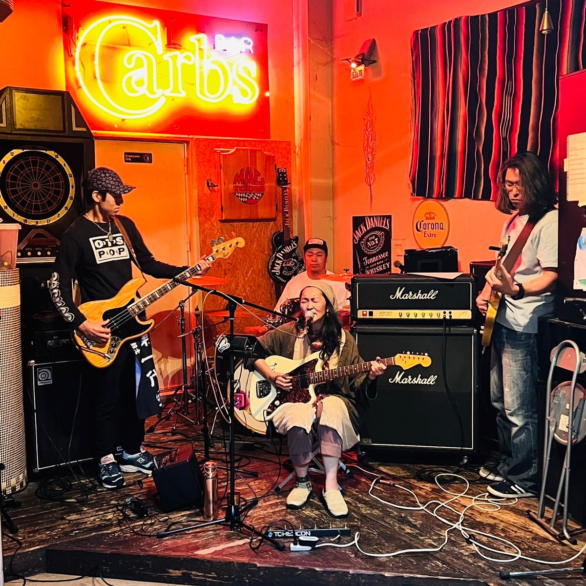 mtkzts's tweet photo. 6月8日に三沢市Carbsで行われたCODE5企画「Saturday Night Fever vol.2」

刺激MAXの良き夜でした♪

 #雑s 
#アイサ 
#TheMappys 
#CODE5 https://t.co/PO5fwH5Xy9