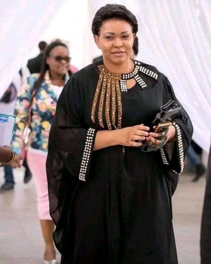 Regbulletin's tweet photo. Mrs. Blanche Tunasi wife to Pastor @MarcelloTunasi has passed away this Wednesday, June 12, 2024 following a heart attack.
Blanche has left a husband and four kids.
We express our sincere condolences to #Tunasi's family and to the @CompassionCrefm church.
#Burundi #news #Tragedy https://t.co/czoyplNF1E