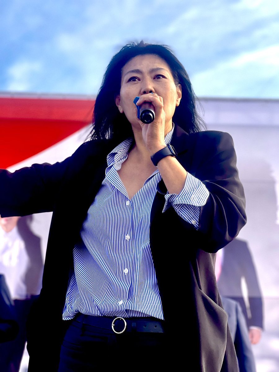 УИХ-д орж ирвэл МАН-ын эр, эм гишүүдийг улалзтал хэлж, уйлуулах байх. Зоригтой, бадрангуй шүү. 2 удаа уулзаж ярилцлага хийж бсан. Яг тулж яривал их сайхан эмэгтэй, сэдвээ маш сайн мэдэрдэг, гол нь ажилсаг юм билээ. Мөн гэр бүл, хүүхдийн хүчирхийллийн эсрэг хүчтэй дуугардаг бүсгүй