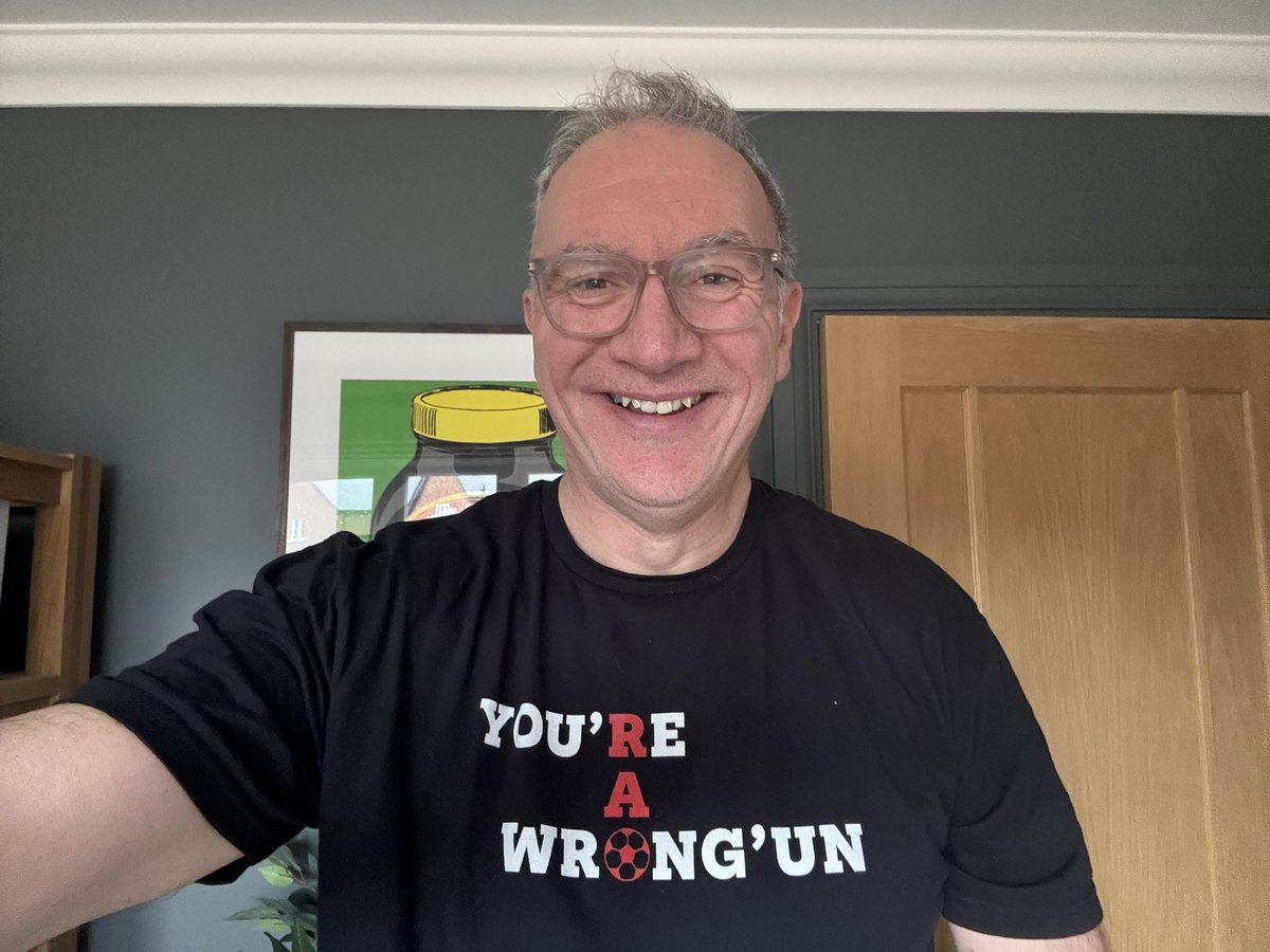 KieranMaguire's tweet photo. A big thank you to the Barnsley fans who kindly sent me this T shirt. Apparently it comes in the following sizes:
Small
Medium
Large
Bassini https://t.co/kCSyHeTXRe