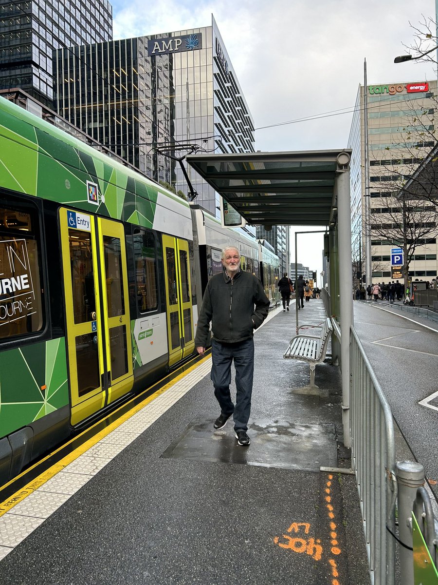 wfong's tweet photo. @yarratrams @ptv_official Ad panel removed! 🙌
Pinch-point is cleared and passenger flow is now fixed! Good stuff 😉 https://t.co/Ym33IFLVin