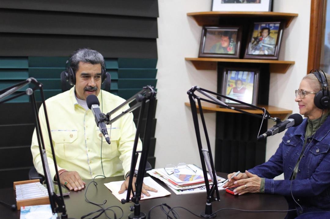 cvm_ve's tweet photo. #LoDijo || @NicolasMaduro La Gran Misión Vuelta a la Patria nace para apoyar a nuestros compatriotas en el exterior, afectados por las heridas sociales y económicas creadas por sanciones criminales que pidió la ultraderecha. Es hora de volver a su Patria.

#CreemosEnNuestraGente https://t.co/6PX7OFN4KW