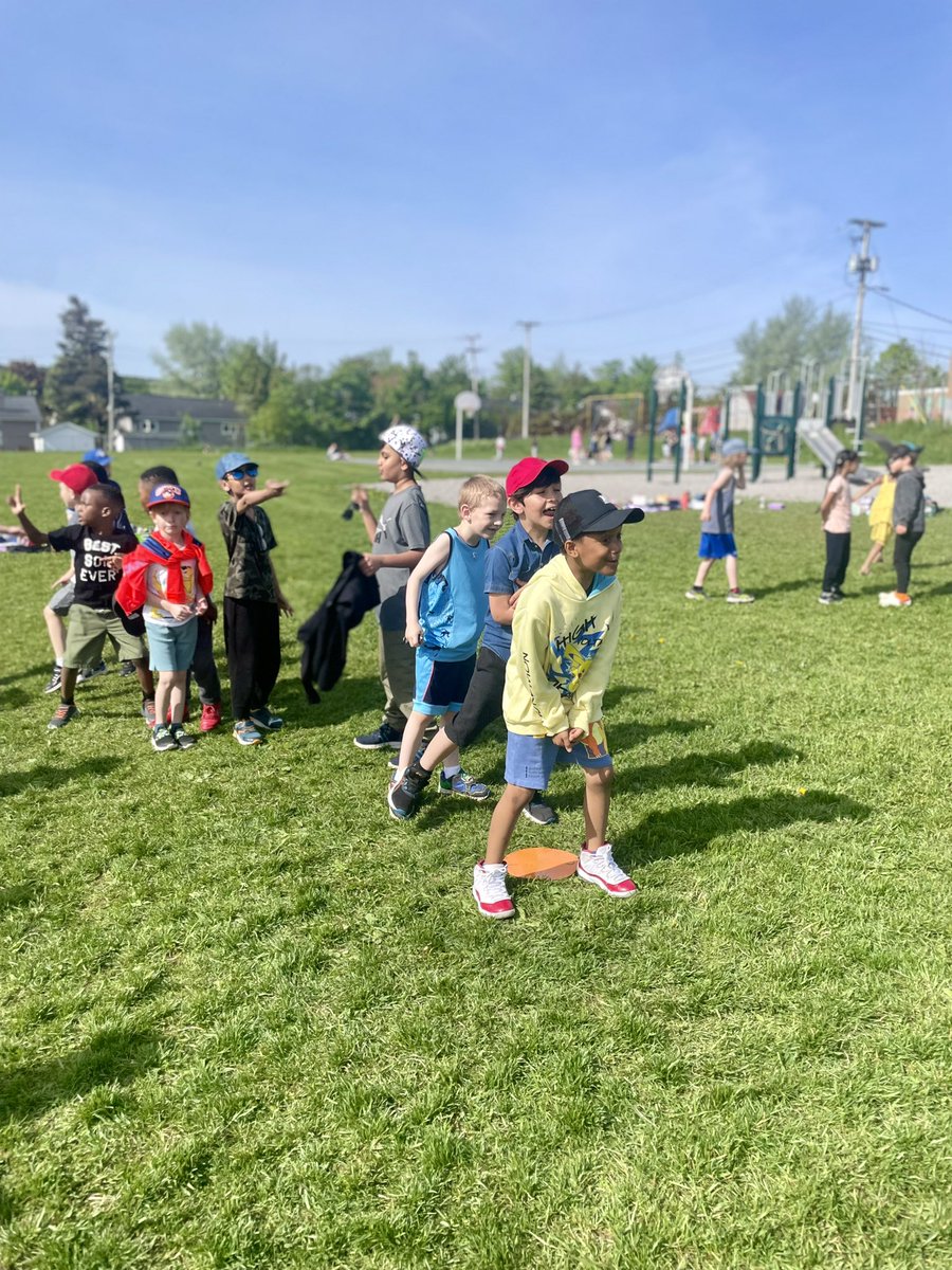 MrsMilleyGrOne's tweet photo. It’s a beauty day for a FUN day with @WorthmanJody ☀️🏃🏃‍♀️ @LarkhallAcademy @NLSchoolsCA https://t.co/ZC3JYFIbJm