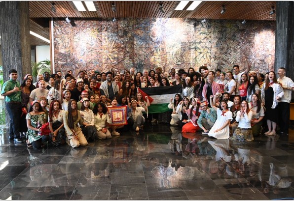 AriagnaPavonG's tweet image. Es posible ser #ComoElChe. 
👇...el hombre nuevo...