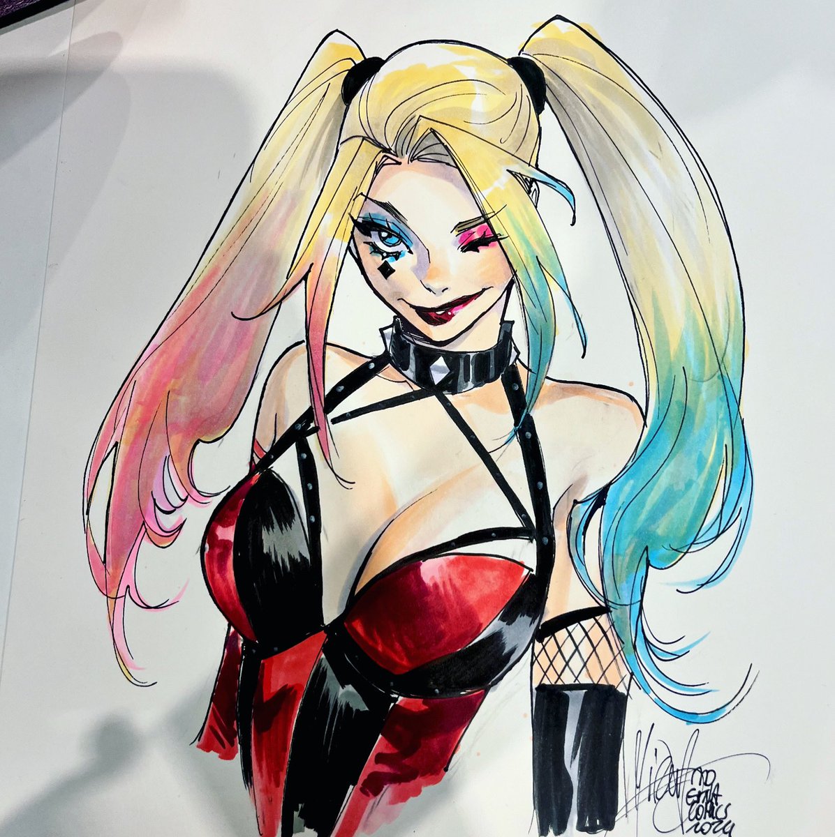 Mirkand's tweet photo. #HarleyQuinn #Copic https://t.co/4nr2uiYZbT