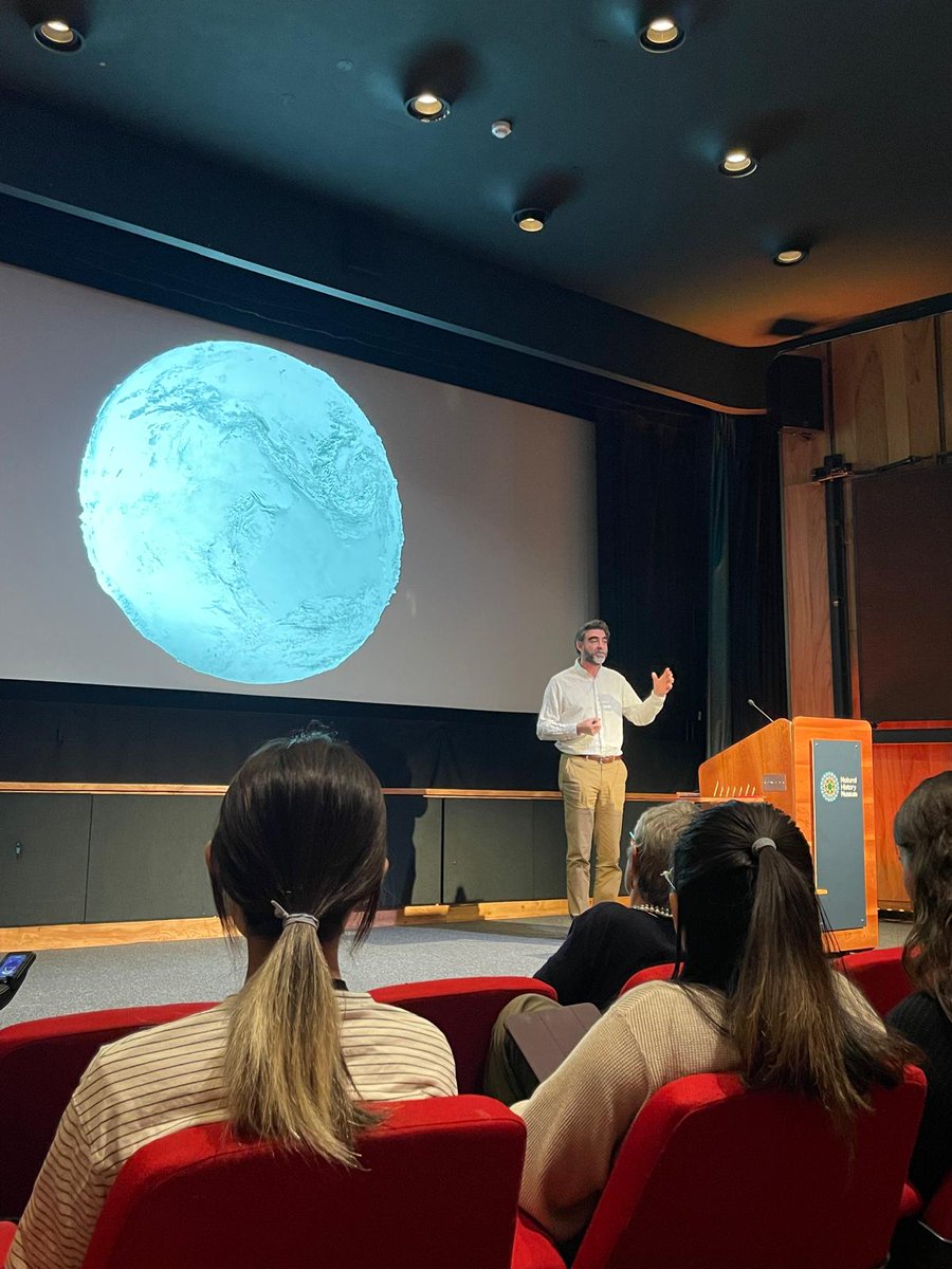 Fantastic key note lecture by Professor Nick Lane about the origins of eukaryotic life! #NHMSC2024