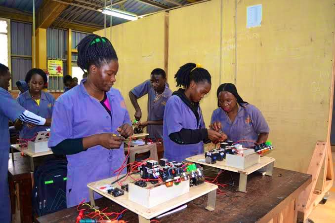 NamagembeP40413's tweet photo. #TVET bridging the skills gap! Equip yourself with cutting-edge expertise, drive innovation, and shape the future. #TVET4GirlsUg  @FemnetProg @1muthokinzioka @KevinNabukalu https://t.co/kPKlS39D4v