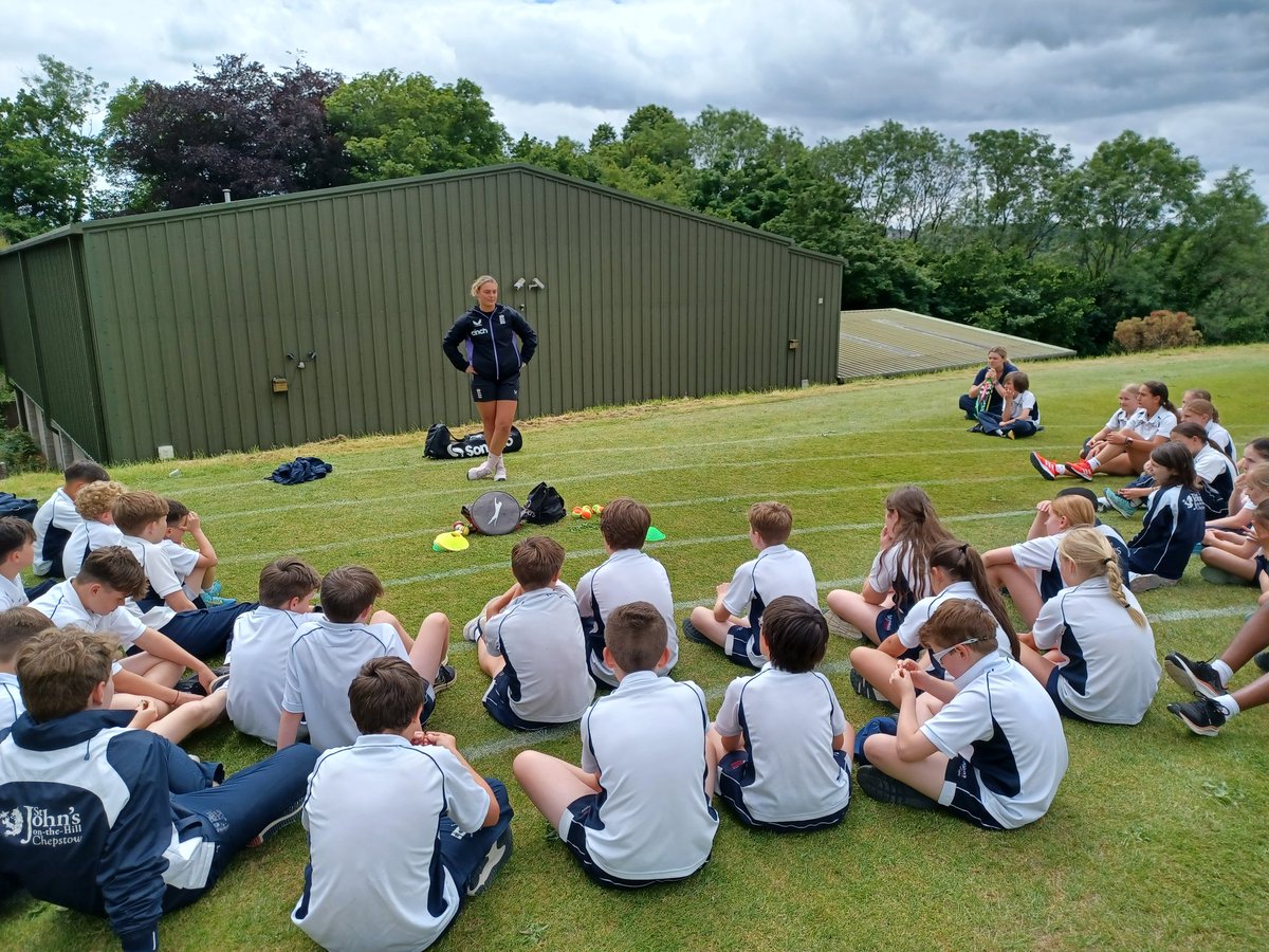 Really privileged to have <a href="/ECB_cricket/">England and Wales Cricket Board</a> womens player and <a href="/DeanCloseSport/">Dean Close Sport</a> alumni Dani Gibson with us <a href="/DCSJ_official/">Dean Close St John’s</a> to share her wisdom with our cricketers this afternoon. Huge thanks to <a href="/Dani_Gibson01/">Danielle Gibson</a>  for your time!