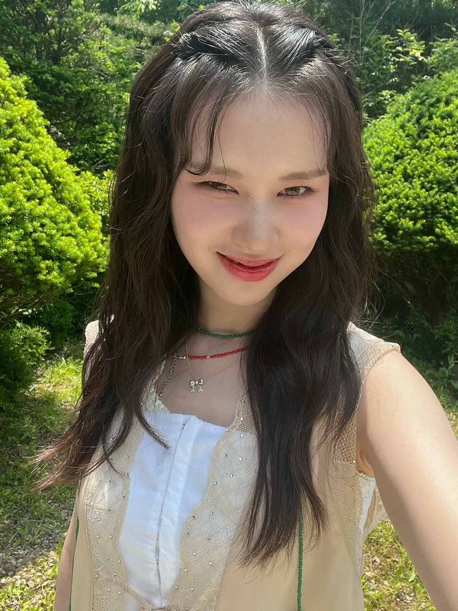 WekiMeki_sns's tweet image. 240612 [FANCAFE]
🦊 [From. ELLY] Ki-Liiing❤

"Ki-Ling, it’s been a while, right?! Have you heard the song??! How is it???!!
It's so good. After listening to it as a guide and recording it with our own voices, it's even better🥹