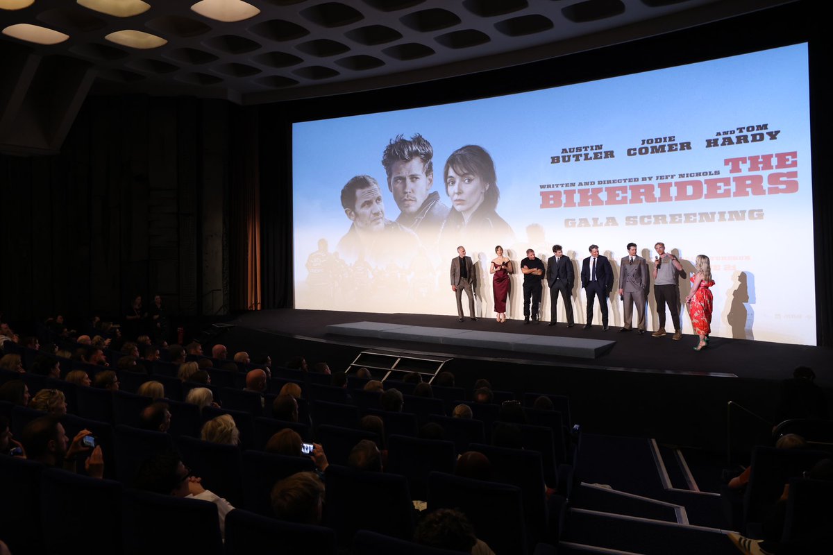 universaluk's tweet photo. Yesterday, the talented crew from #TheBikeriders stunned on the carpet as they attended the Gala Screening at the Curzon cinema.
Watch THE BIKERIDERS in cinemas June 21. Tickets on sale now. https://t.co/OMH61ArFVi