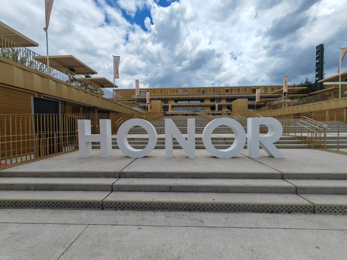 In Paris for the launch of the new #Honor 200 Series. #ShareTheVibe