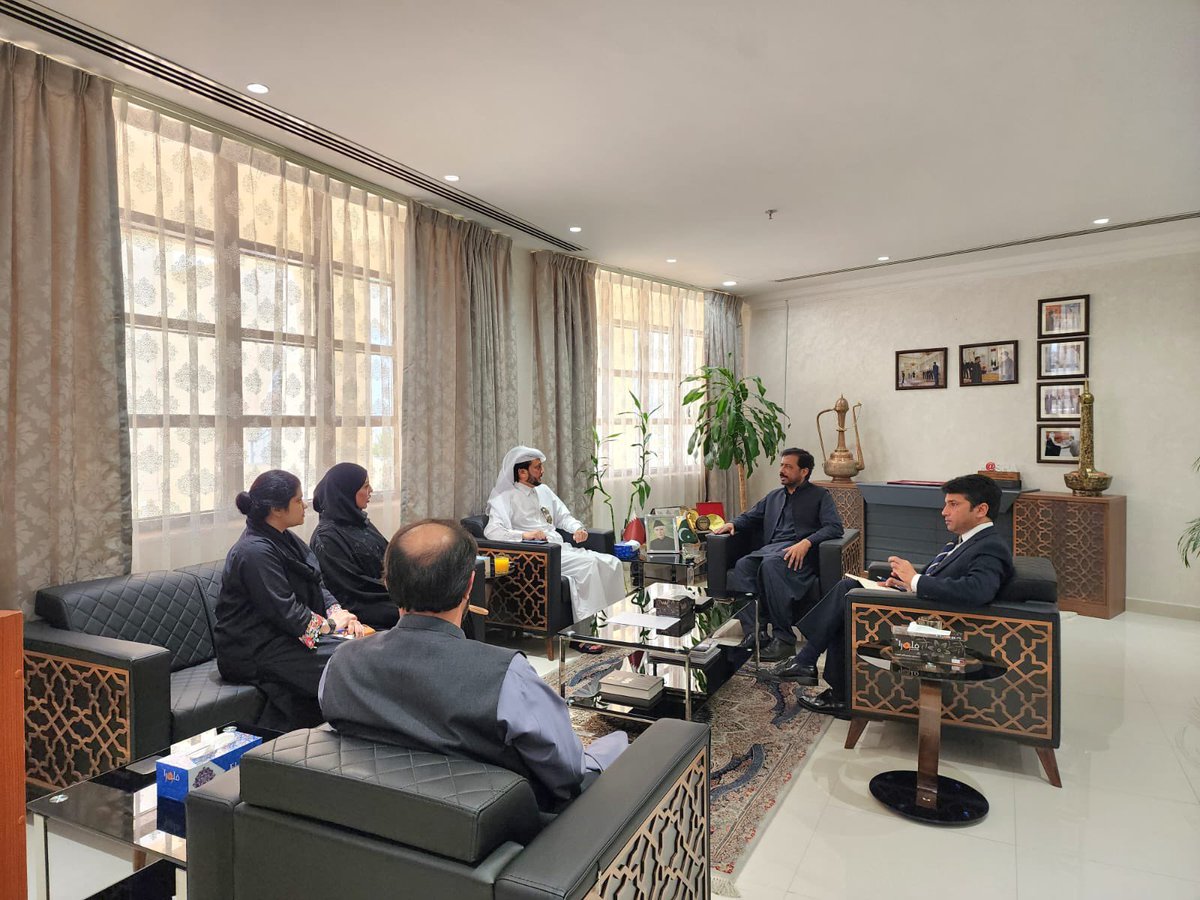 PakinQatar's tweet photo. Ambassador @AejazMuhemmed received Mr. Khalid Saif Al Suwaidi, Acting General Manager @souqwaqif_qa to discuss preparations for the #AlHamba Festival of #PakistaniMangoes 🥭 featuring 40 companies from 🇵🇰 &🇶🇦. The showcase will be held from 27 June - 06 July 2024, at Souq Waqif. https://t.co/R1u110eK4I