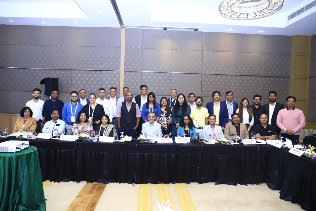 cooper_intlsos's tweet photo. We are grateful to have connected and collaborated with HR leaders during our roundtable last week as we explored how medically-led data driven insights for employee health assessments can transform organisations.

https://t.co/TUc7zRFipP https://t.co/c2WxxxkN8t