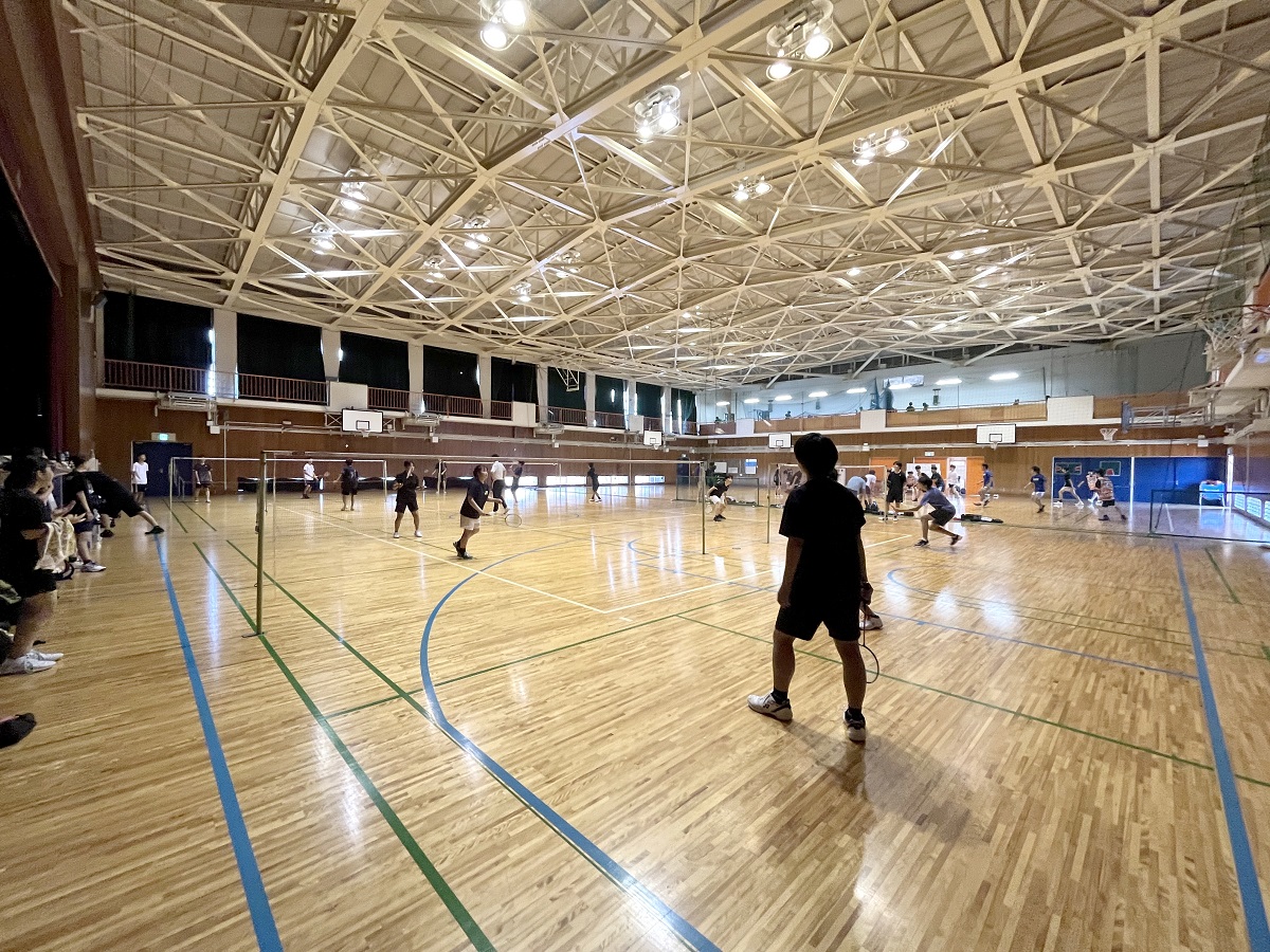 mikifan11's tweet photo. 本日、大阪府立 #摂津高等学校 #バドミントン部 指導　でした
摂津高等学校の皆さんありがとうございました 
#バドミントン 
#大阪府立摂津高等学校 
#部活指導 
#ASTROX99PRO
2024/06/12
 https://t.co/LU1yFP98J7 https://t.co/TspeA3HRYM