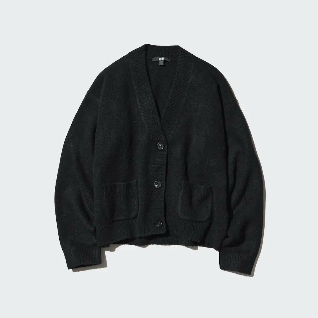 CaminoTV's tweet photo. Le cardigan banger Uniqlo restock en juillet avec des nouveaux coloris ✨

Lien affilié https://t.co/Fc3RvPCoYV 35€ https://t.co/mHraJhvvbA