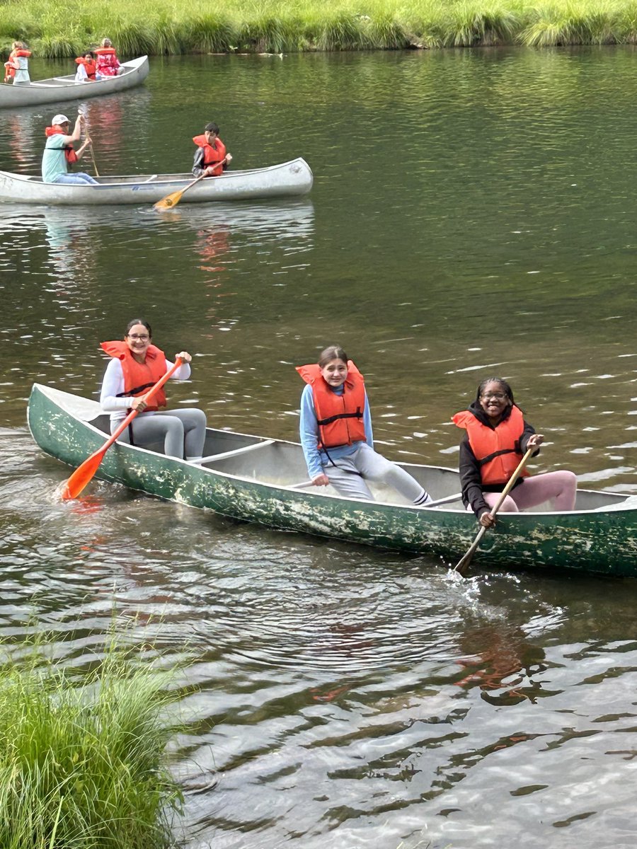 RushmoreAve's tweet photo. Morning canoe rides. https://t.co/xLQCaoBgxz