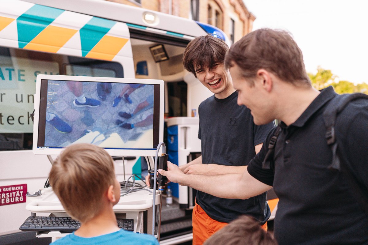 STIMULATE_FC's tweet photo. Ein Rückblick in Bildern - das #TomorrowLabs Festival aka #LNDW am #Forschungscampus @STIMULATE_FC. Gutes Wetter, gute Laune und ein tolles Interesse der Bevölkerung an unserer #Medizintechnik.
Hier geht's zum Beitrag: https://t.co/1K8ib5zWHV https://t.co/zzUhH0KVvz