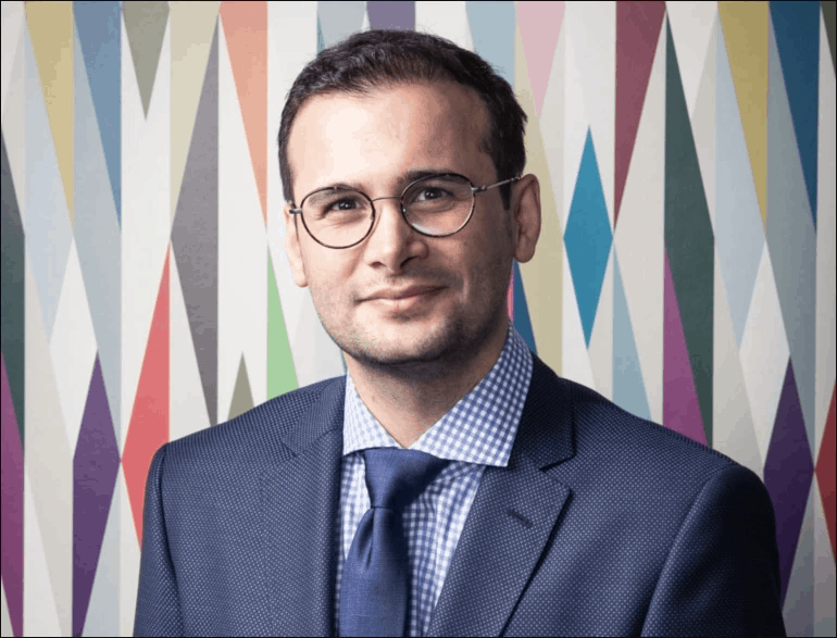 From a small village in Turkey to co-founding TWO different billion dollar companies.

Eren Bali is the American dream, personified.

Here's his story: