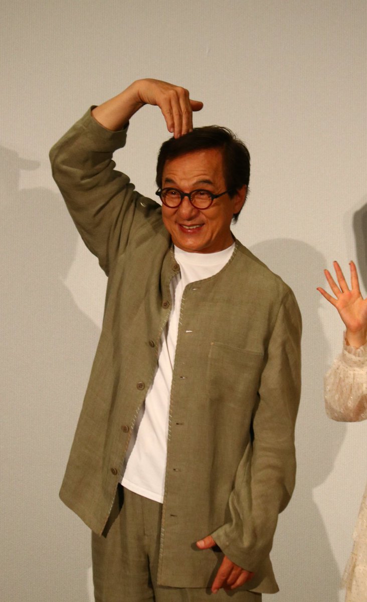 stitch626scramp's tweet photo. ジャッキーずっとニコニコで
こっちもニコニコなんだけどボロボロ涙出てきてまじで1年分の感情使ったわ
#RIDE_ON
#ライドオン
#ジャッキーチェン
#舞台挨拶 https://t.co/fMU1hKXVZE