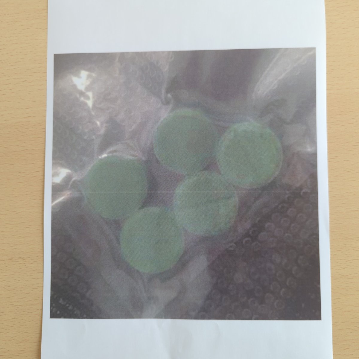 BEBE_su's tweet image. Green &apos;Oxycontin&apos; showing up in Belfast at £5 s tablet and causing overdoses. Reports are that they have an extremely strong opioid effect, requiring Naloxone and CPR to bring people around. Please be careful and remember to #startlowgoslow and #alwayscarrynaloxone