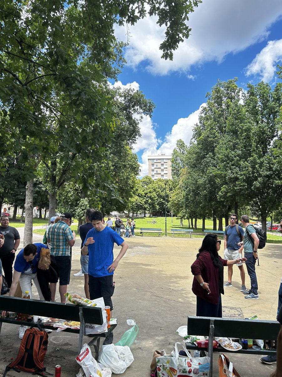NewYorkerLaura's tweet photo. Great networking picnic #WCEU met a lot of new faces and folks I’ve known. @bethannon @KrishaWeb @TacoVerdo @Barn2Plugins @WPTalkLink and more https://t.co/bMgEZifjpK
