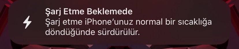 aleynaovl's tweet photo. telefonum bile izmir sıcağına dayanamadı ben napayım ya https://t.co/Cuw73X9bWe