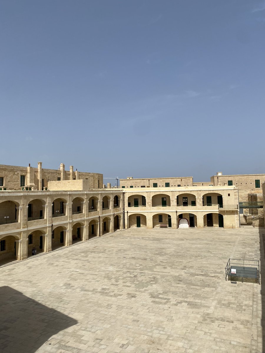Tonycat13's tweet photo. Forte Sant’Elmo, La Valletta , Malta: cinquecento anni di storia ed epiche battaglie … https://t.co/PmyfIaFsuH