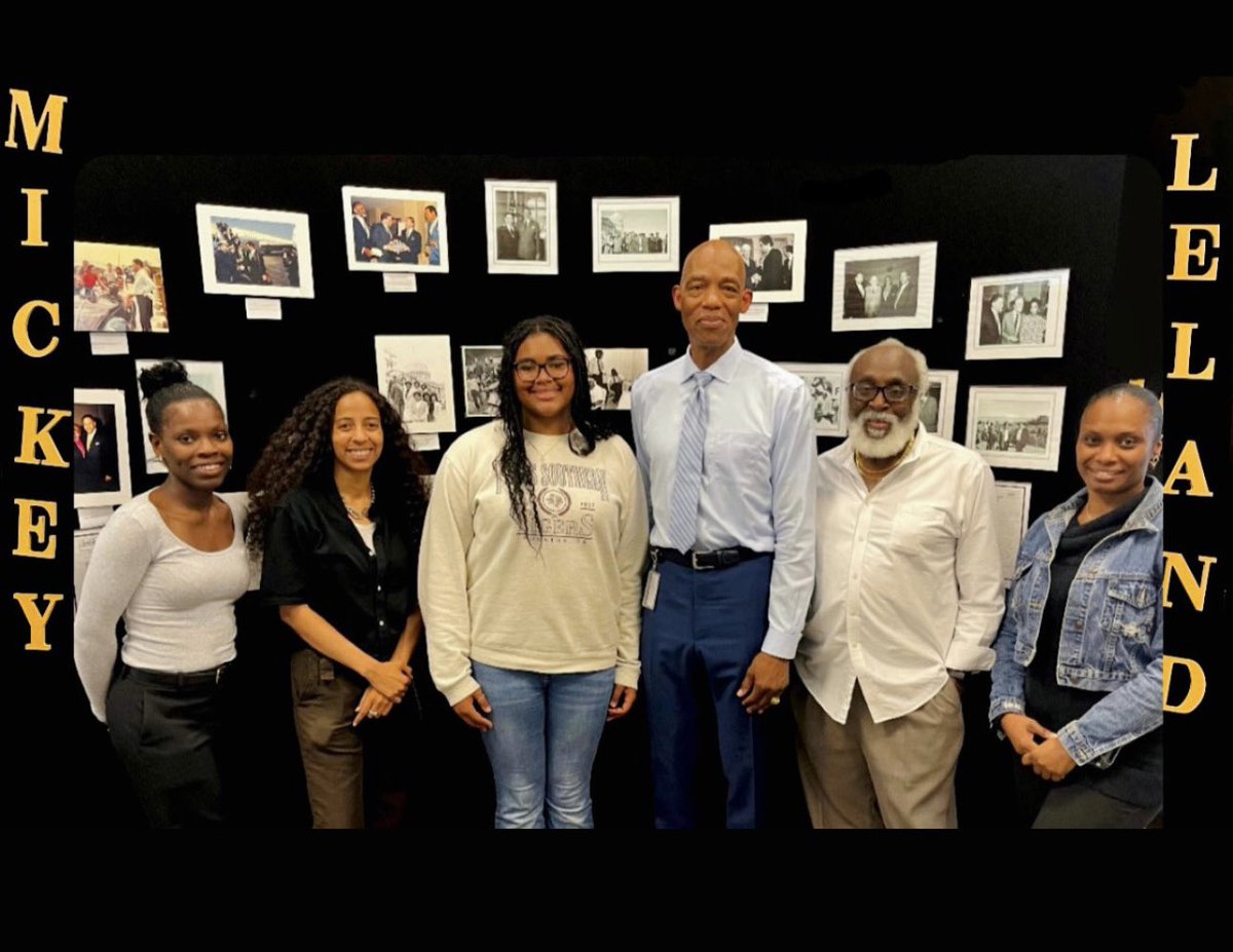 Honored to have President James W. Crawford lll surprise us at the Mickey Leland Center today! It's inspiring to see our university leadership so engaged with the work we do. #TexasSouthernUniversity #MickeyLelandCenter #LeadershipInAction #TSUPROUD