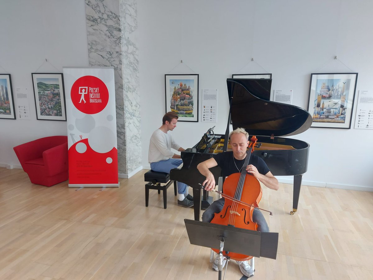 PLInstitutBrat's tweet photo. My sme pripravení, 🇵🇱 hudobníci po generálke tiež, tešíme sa na 17:00! 🙌

Bartek Wąsik 🎹 a Michał Pepol 🎻 si na dnešný koncert #Duovoice / #Dwóchgłos pripravili špeciálny repertoár.👌

Szymanowski | Chopin | Rangström | Messiaen | Bach | Satie | Pärt

S kým sa vidíme? 👀🙋‍♀️🙋‍♂️ https://t.co/q3fN8RyJlq