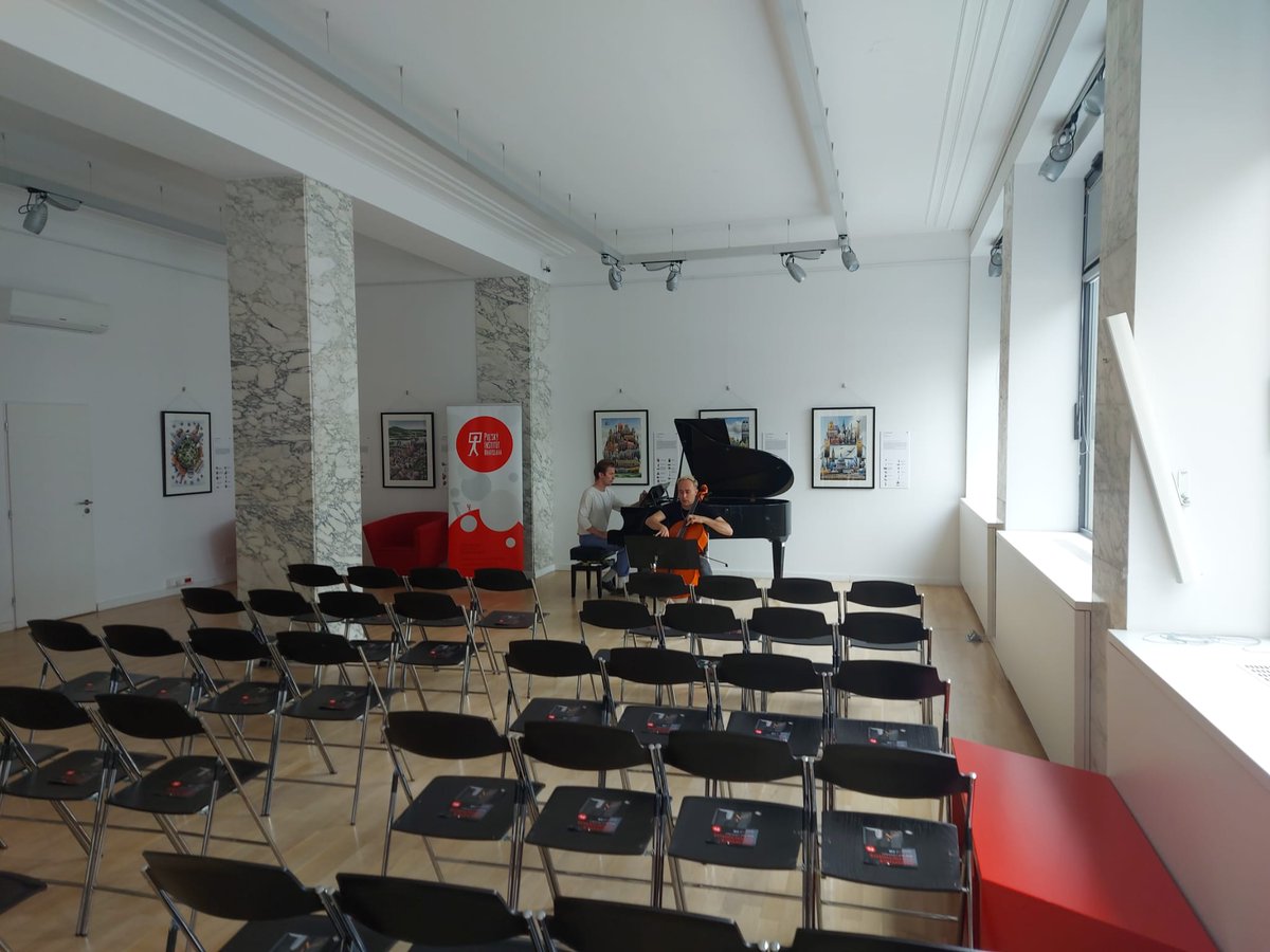 PLInstitutBrat's tweet photo. My sme pripravení, 🇵🇱 hudobníci po generálke tiež, tešíme sa na 17:00! 🙌

Bartek Wąsik 🎹 a Michał Pepol 🎻 si na dnešný koncert #Duovoice / #Dwóchgłos pripravili špeciálny repertoár.👌

Szymanowski | Chopin | Rangström | Messiaen | Bach | Satie | Pärt

S kým sa vidíme? 👀🙋‍♀️🙋‍♂️ https://t.co/q3fN8RyJlq