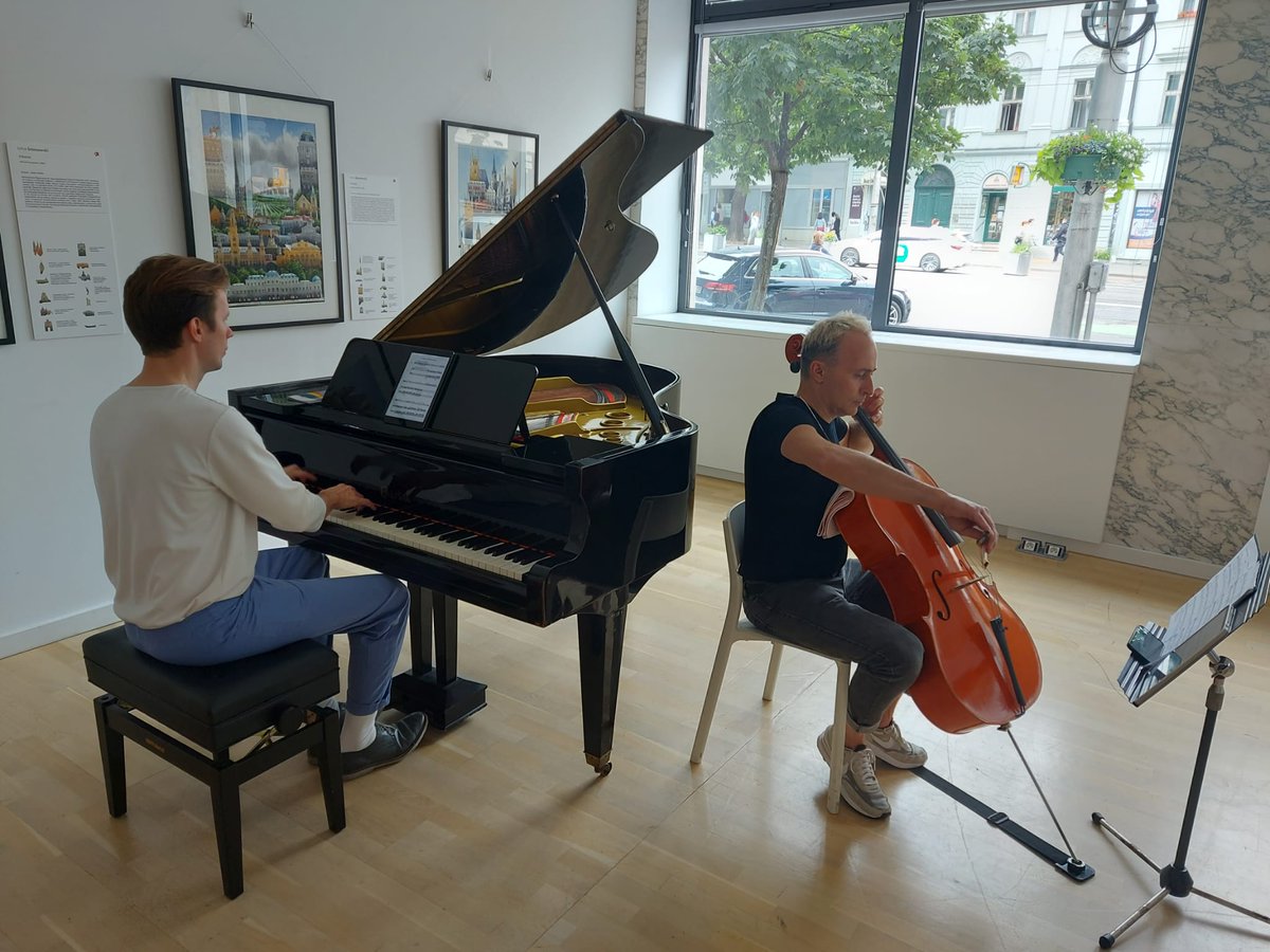 PLInstitutBrat's tweet photo. My sme pripravení, 🇵🇱 hudobníci po generálke tiež, tešíme sa na 17:00! 🙌

Bartek Wąsik 🎹 a Michał Pepol 🎻 si na dnešný koncert #Duovoice / #Dwóchgłos pripravili špeciálny repertoár.👌

Szymanowski | Chopin | Rangström | Messiaen | Bach | Satie | Pärt

S kým sa vidíme? 👀🙋‍♀️🙋‍♂️ https://t.co/q3fN8RyJlq