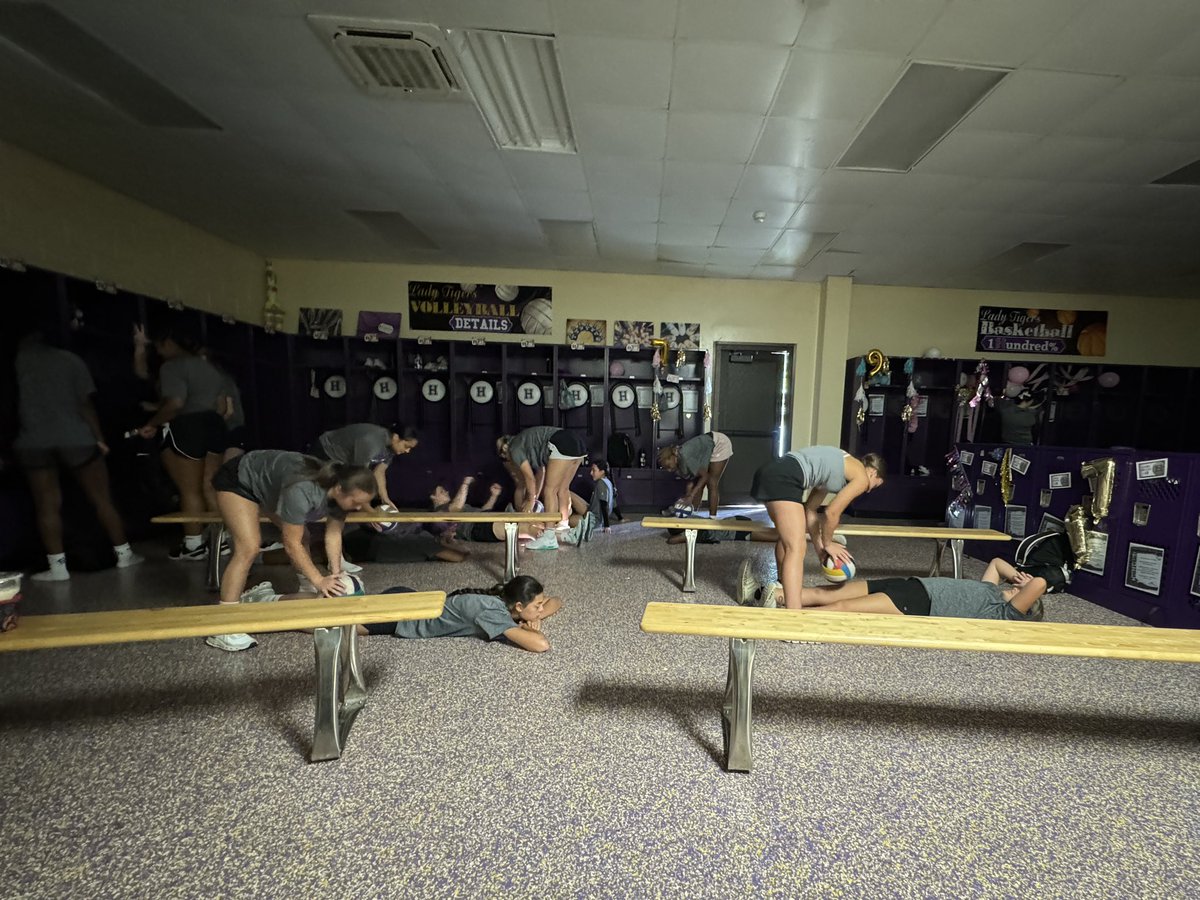HahnvilleVB's tweet photo. We’re READY! Training Ground Day 3 💪🏐🐅 #dothehardwork #culturematters #letsGEAUX https://t.co/JwrHXIrxBA