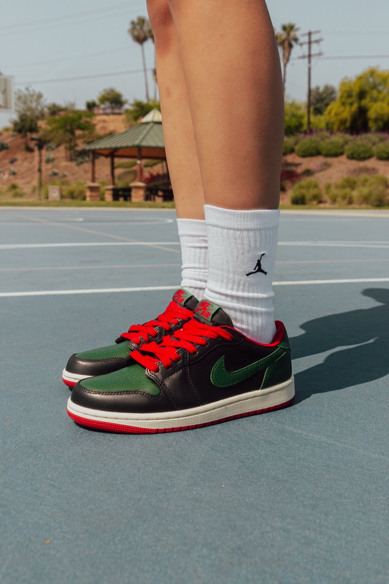 green red jordan 1
