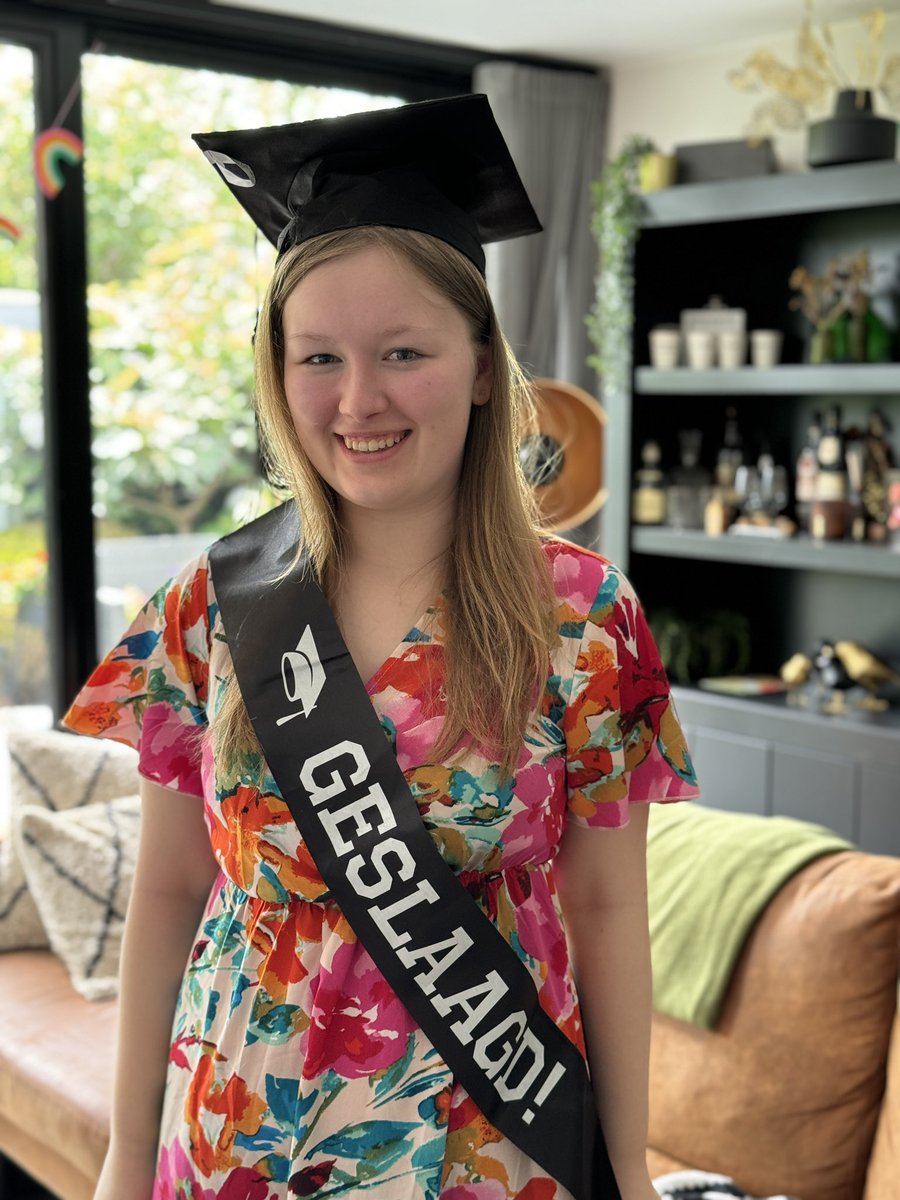 fey08's tweet image. Zoooooooo trots! 🥹 #geslaagd