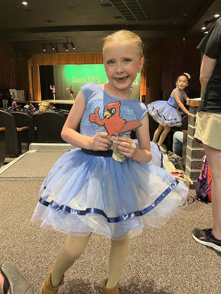 bjareeves5's tweet photo. Clancy and Ensley started their summer with day 1 of dress rehearsal right after the last day of school! 
@SolleyAACPS #aacpsawesome https://t.co/5075slxVQj