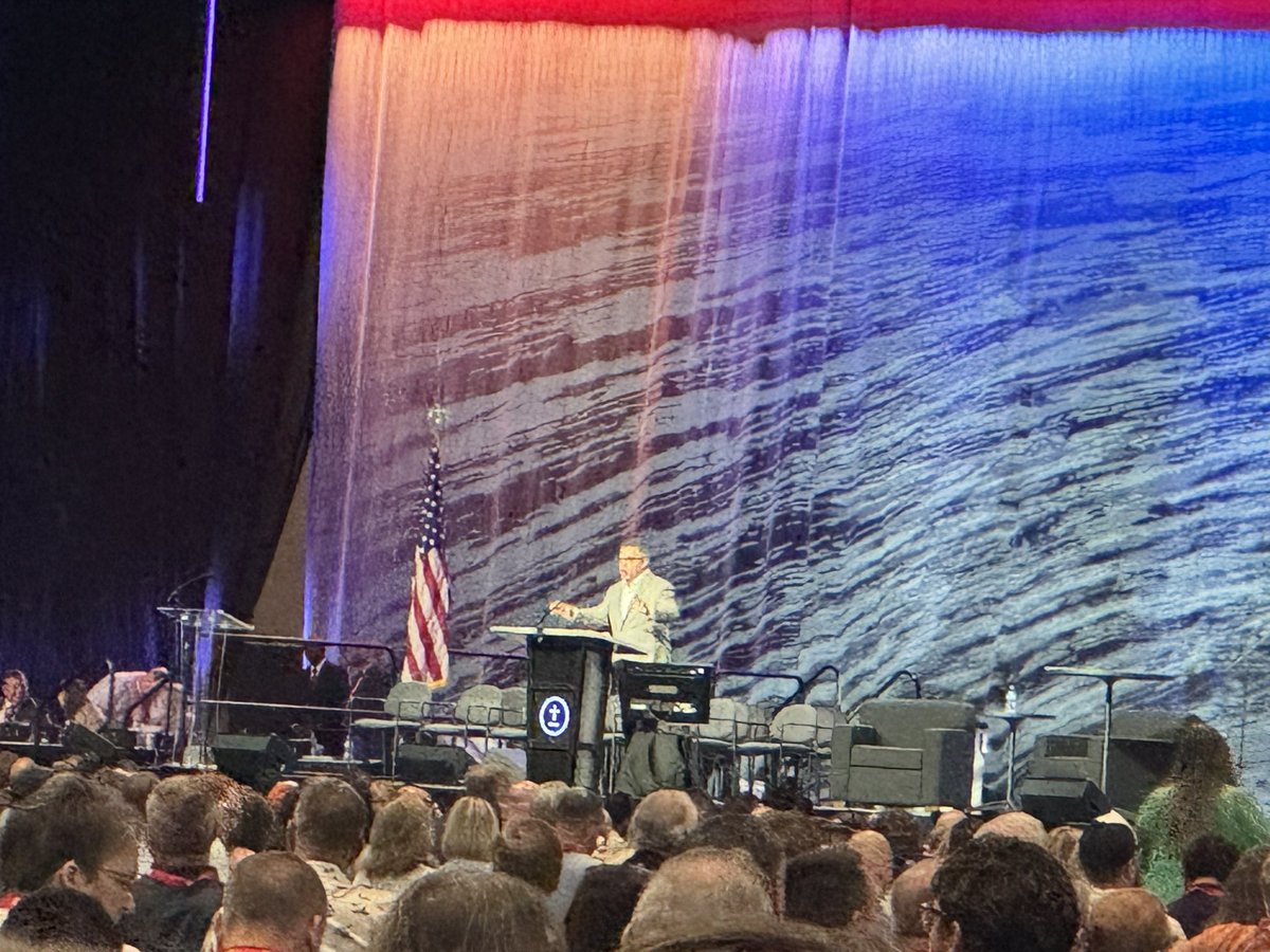 AlanCotney's tweet photo. @deaninserra, A Florida Baptist and pastor of @citychurchtally preaching the convention sermon right now. https://t.co/6yju6Db0fJ