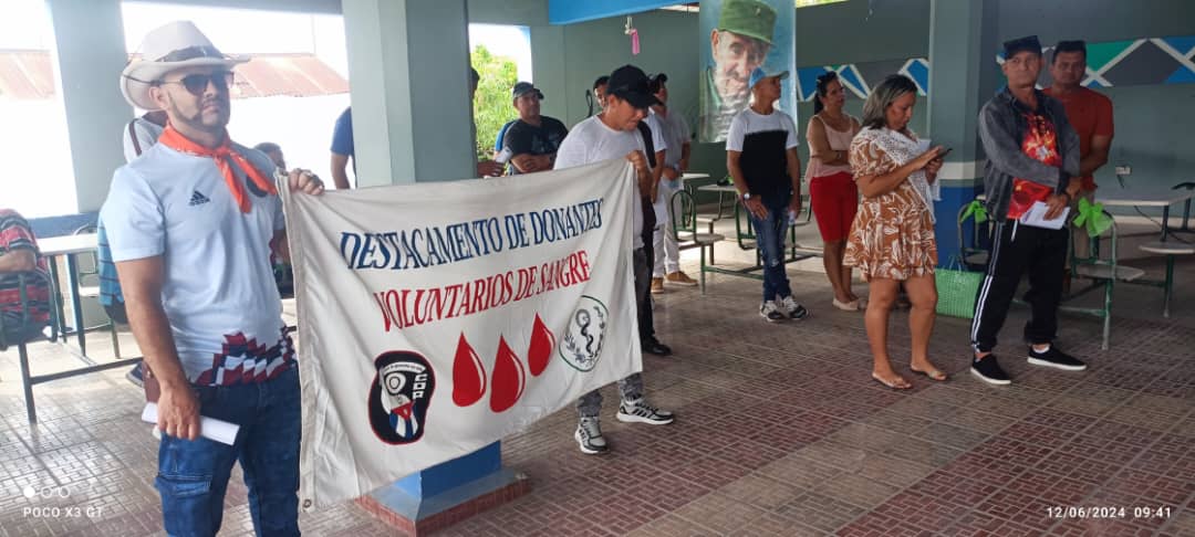 LeandroVegaR's tweet photo. Se realiza acto por el donante de sangre voluntario. Gracias por su aporte siempre y salvar vida.  #UrbanoNorisXLaVictoria. https://t.co/hCtv3vgQHp