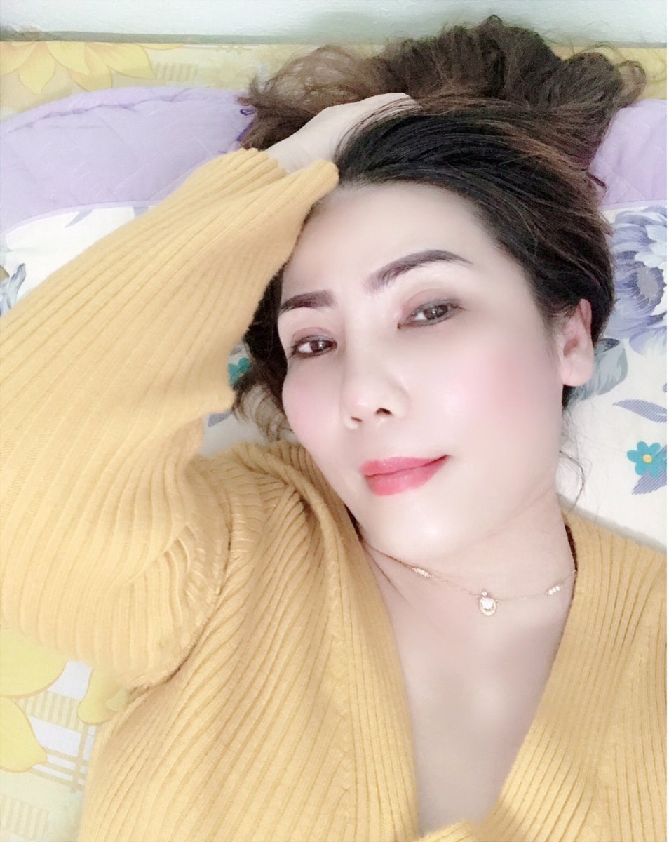 nghoagvy's tweet photo. Say quá, giải rượu cách nào đây ��� https://t.co/fbdfLKqV2Z
