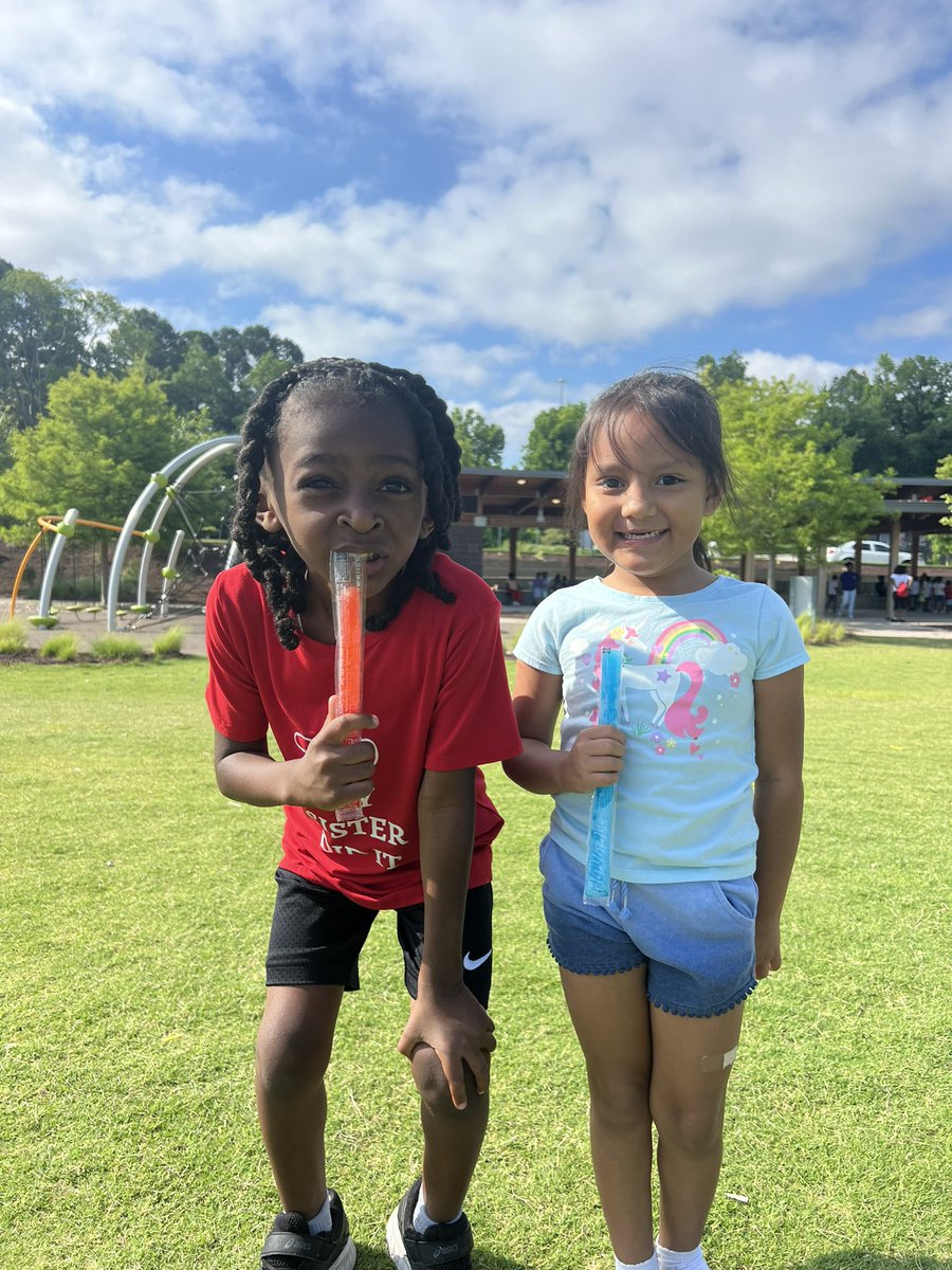 MissWoertman's tweet photo. A beautiful day for field day at @SERaleighES 🦁 https://t.co/SxHFTbk44m