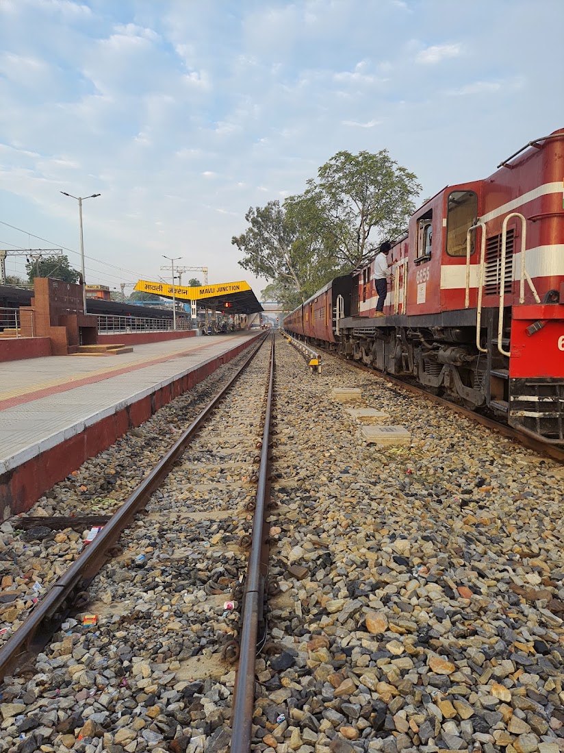 माननीय वन मंत्री जी निवेदन हे की 2017 मे स्वीकृत मावली मारवाड़ आमान परिवर्तन के दूसरे चरण देवगढ़ से आगे रूट की वन विभाग की NOC देने की कृपा करावे <a href="/narendramodi/">Narendra Modi</a> <a href="/RailMinIndia/">Ministry of Railways</a> <a href="/NWRailways/">North Western Railway</a> <a href="/AshwiniVaishnaw/">Ashwini Vaishnaw</a> <a href="/PMOIndia/">PMO India</a> <a href="/GMNWRailway/">GM NWRailway</a> <a href="/DrmAjmer/">DRM AJMER</a> <a href="/KumariDiya/">Diya Kumari</a> <a href="/BjpMahimakumari/">Mahima Kumari Mewar</a> <a href="/byadavbjp/">Bhupender Yadav</a>