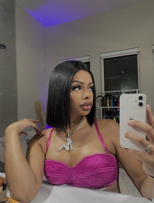 Officially 1 Year On Hormones Today 🩷 #trans https://t.co/EvQQREDQ0g<a href="/tag/trans"class="tags">#trans</a>