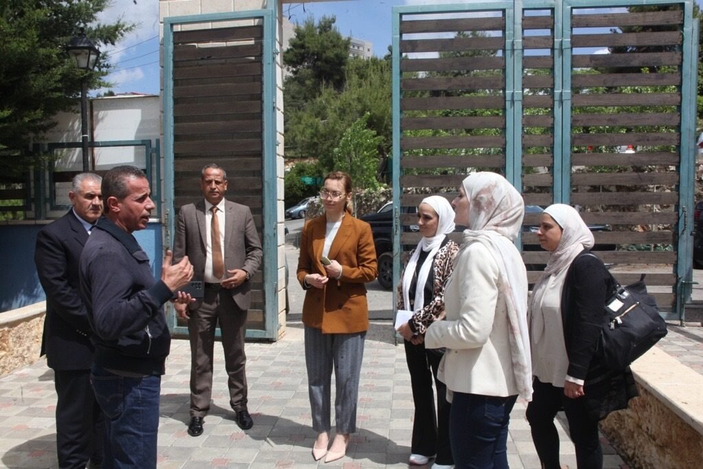 Strong_Cities's tweet photo. On a recent visit to #Amman 🇯🇴, @Strong_Cities #MENARegionalHub met with member cities to discuss their efforts in preventing &amp; responding to #hate, #extremism &amp; #polarisation through city-led, whole of society initiatives. 

Explore some of the initiatives in this thread⬇️ https://t.co/cxg2xnS4eN