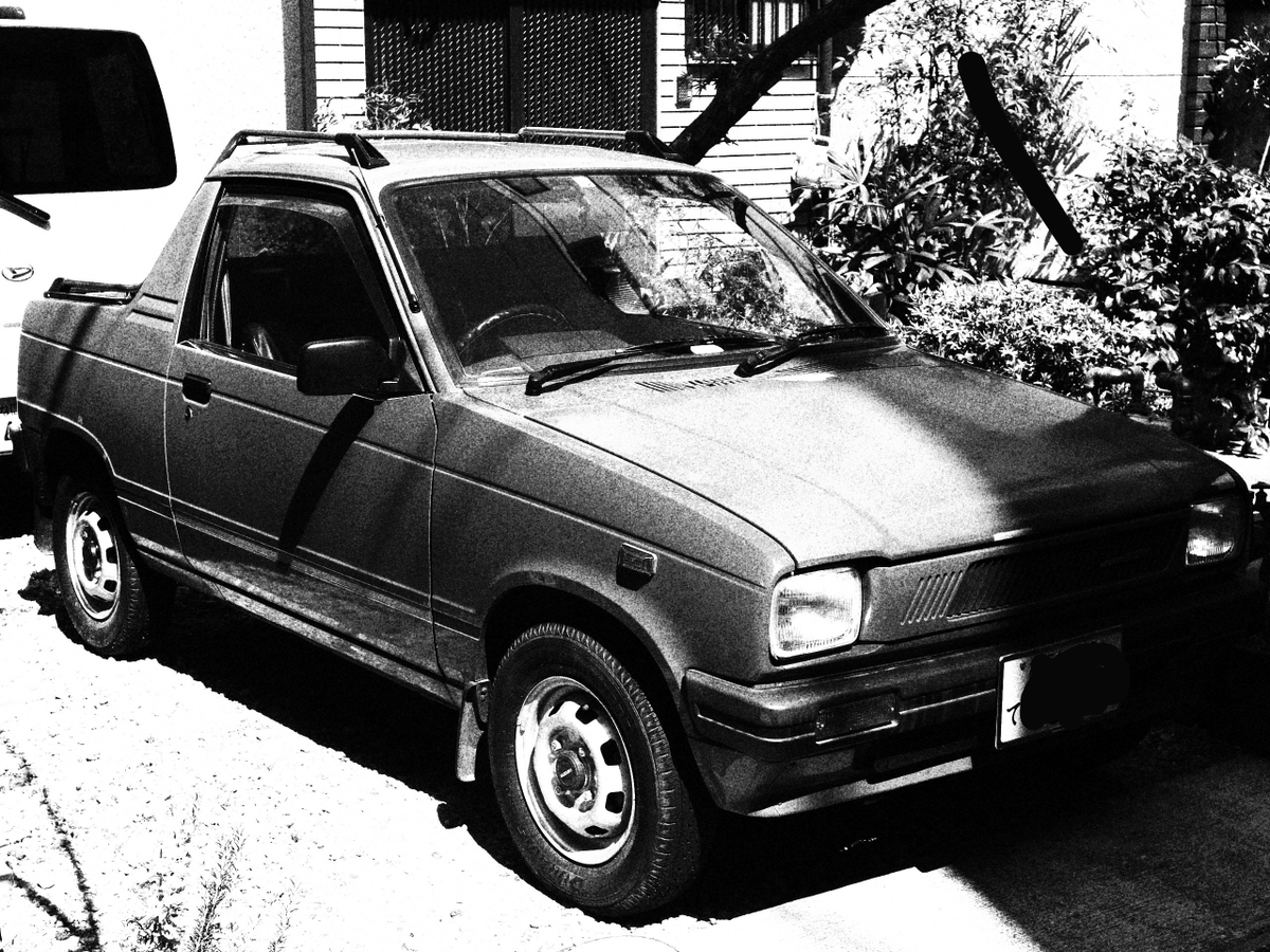 midnightkabo's tweet photo. スズキ、マイティボーイ発見。
かっこいい、かわいい。

#白黒写真　#モノクロ写真　#モノクロ
＃monochrome　
＃SUZUKI　#スズキ　＃マイティボーイ
＃軽自動車　＃昭和の日本車 https://t.co/W5LTLmIMsg