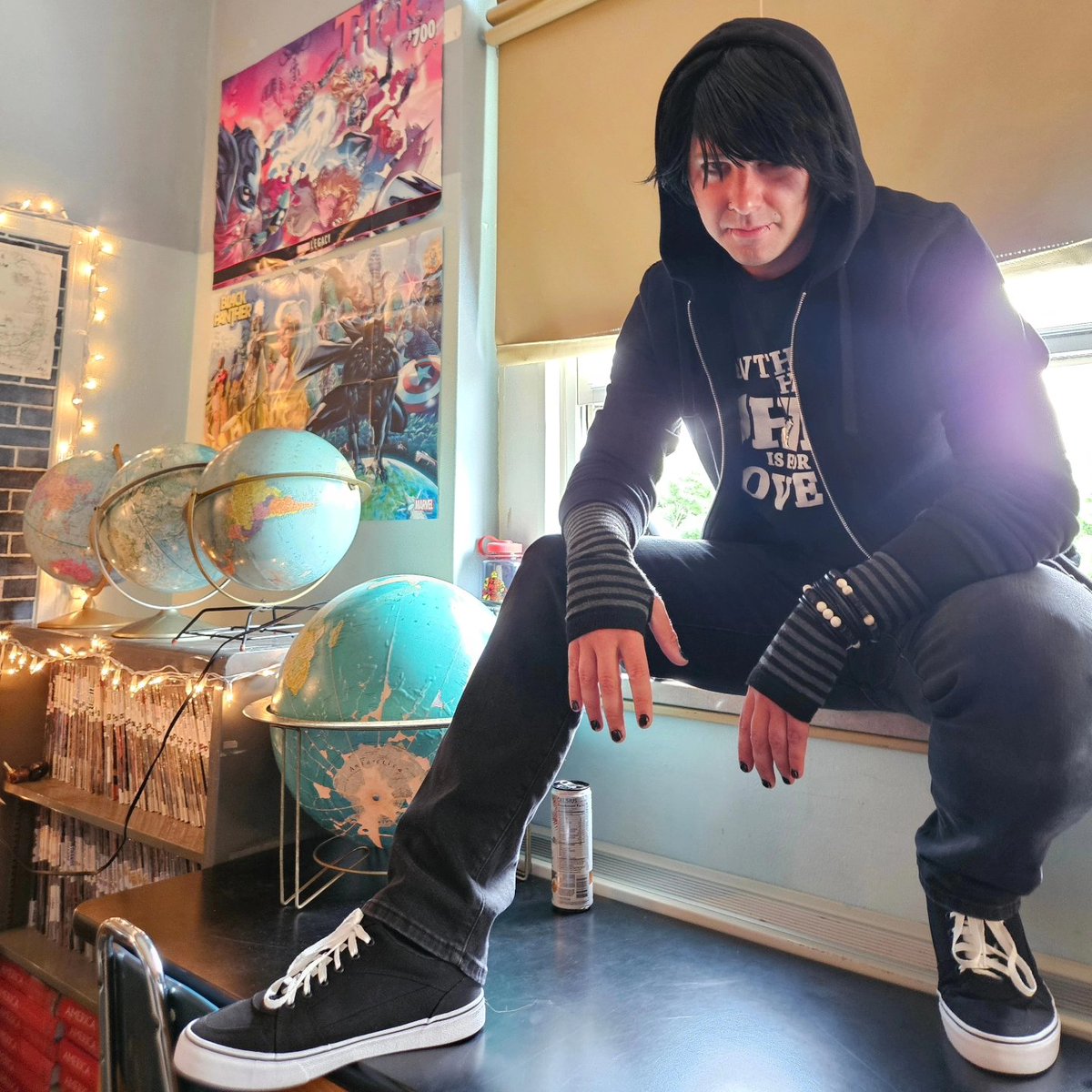 DallasMac101's tweet image. I dressed #emo yesterday for Decade Day and my entire 7th Grade Class started singing 'Until the Day I Die' by @StoryoftheYear - I'm the happiest Middle School Teacher on the planet 🤘